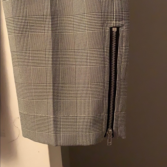 GUESS Grey-Plaid Dress Pants👖 - Picture 3 of 6